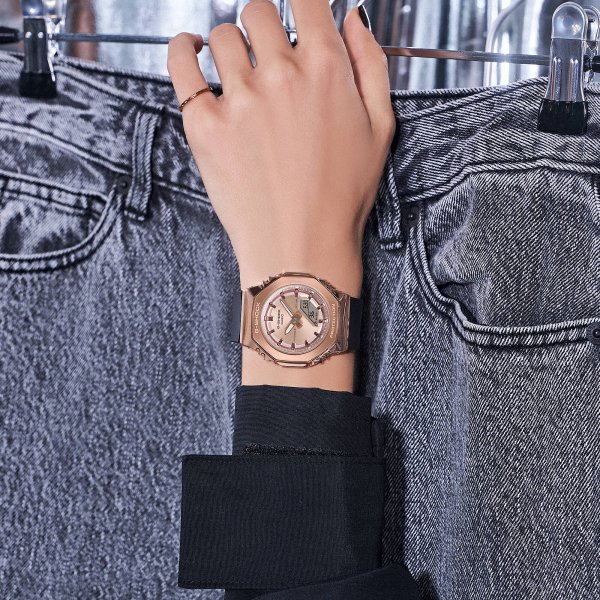 Casio GM-S2110PG-1A4